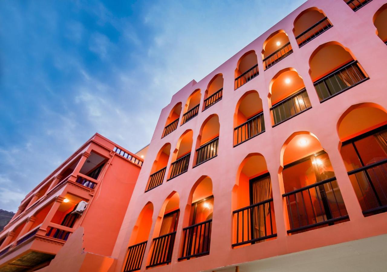 Khaleej Mass Hotel Patong Bagian luar foto