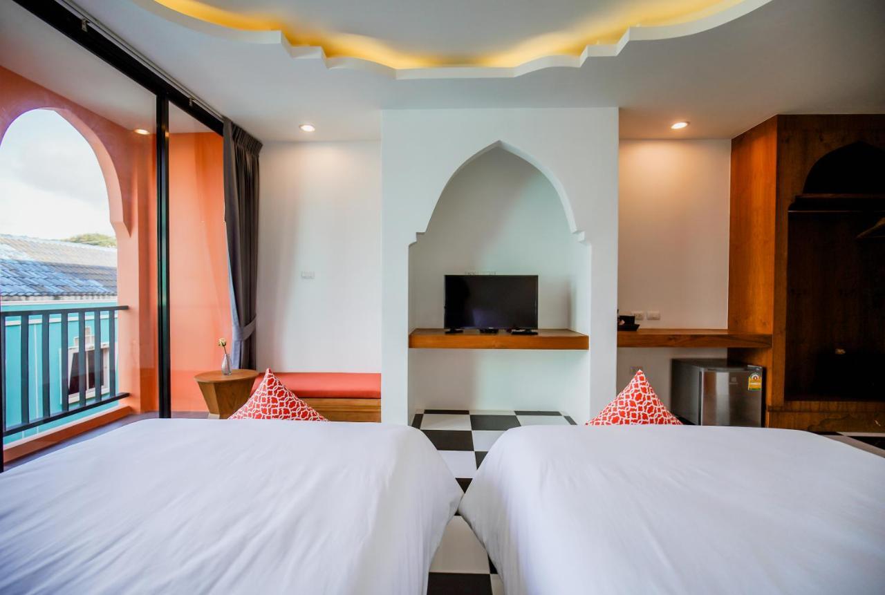 Khaleej Mass Hotel Patong Bagian luar foto