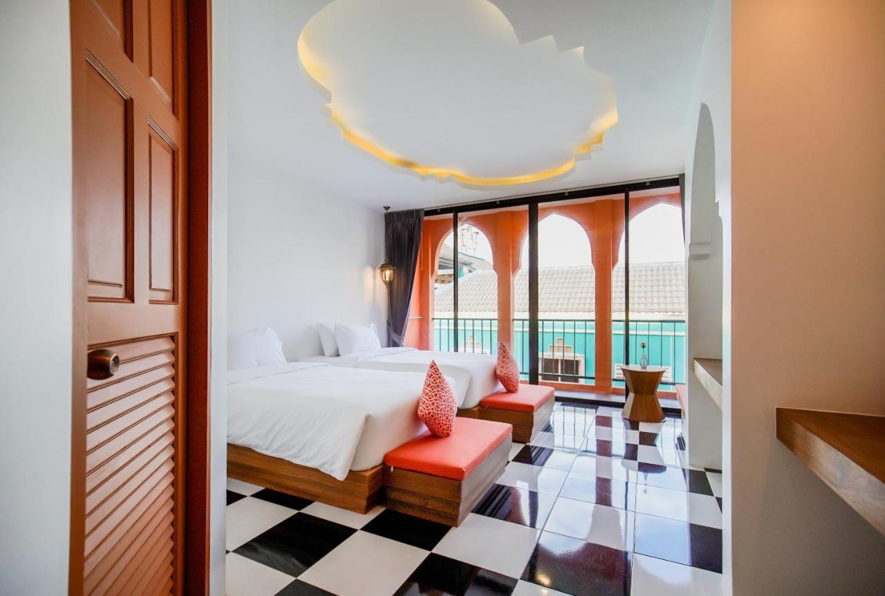 Khaleej Mass Hotel Patong Bagian luar foto