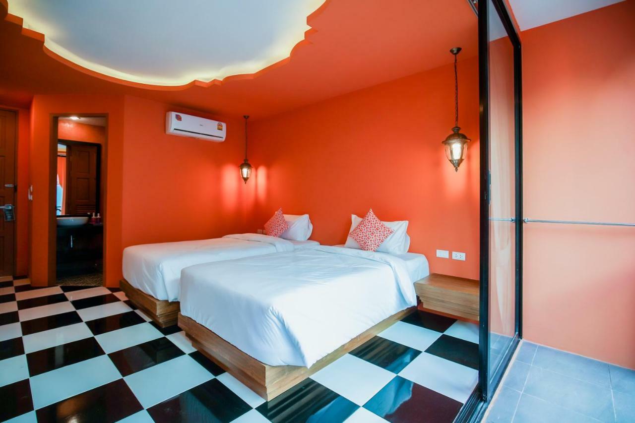 Khaleej Mass Hotel Patong Bagian luar foto