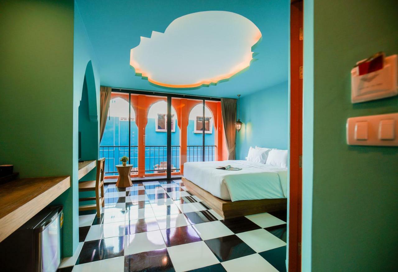 Khaleej Mass Hotel Patong Bagian luar foto