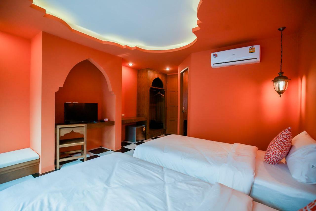 Khaleej Mass Hotel Patong Bagian luar foto