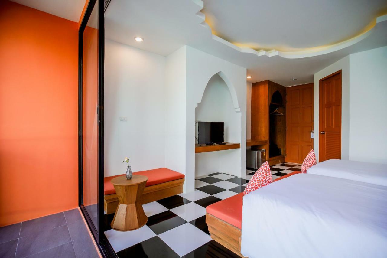 Khaleej Mass Hotel Patong Bagian luar foto