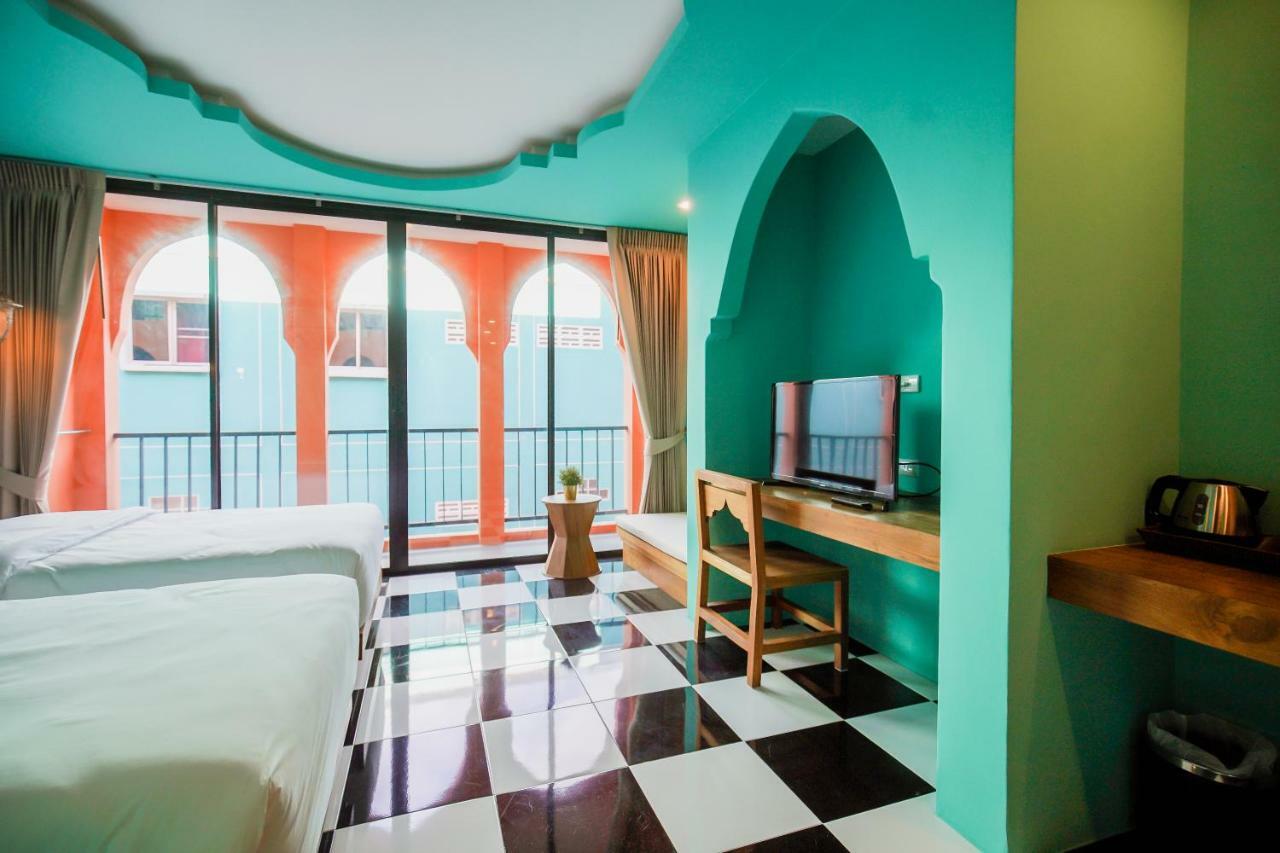 Khaleej Mass Hotel Patong Bagian luar foto