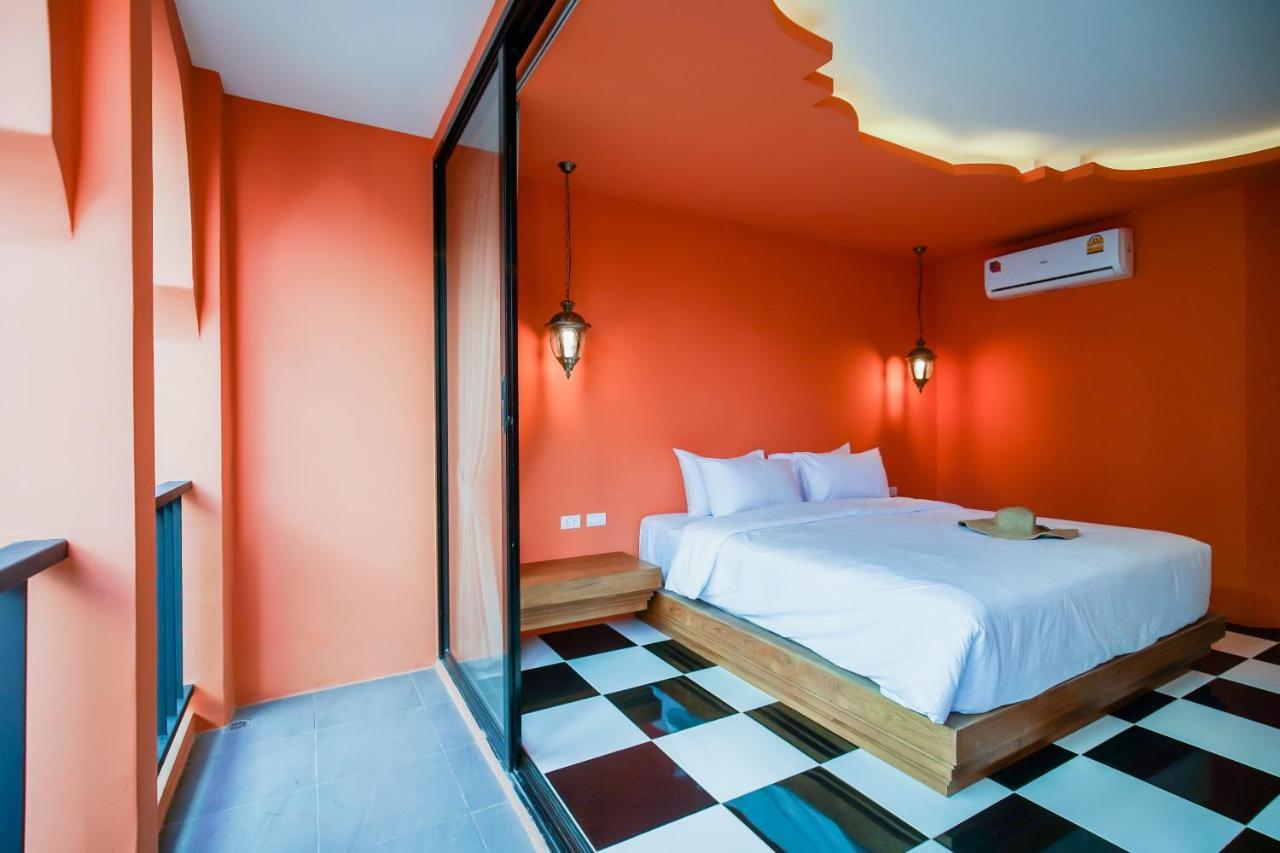 Khaleej Mass Hotel Patong Bagian luar foto